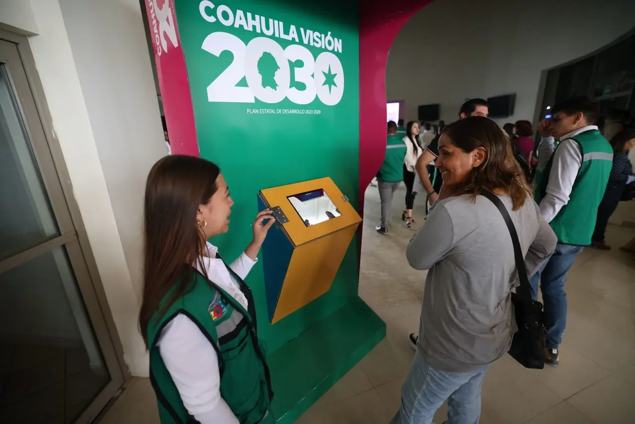 Los ciudadanos pueden ingresar sus propuestas en buzones instalados en distintos puntos. (Fotografía: Gobierno de Coahuila)