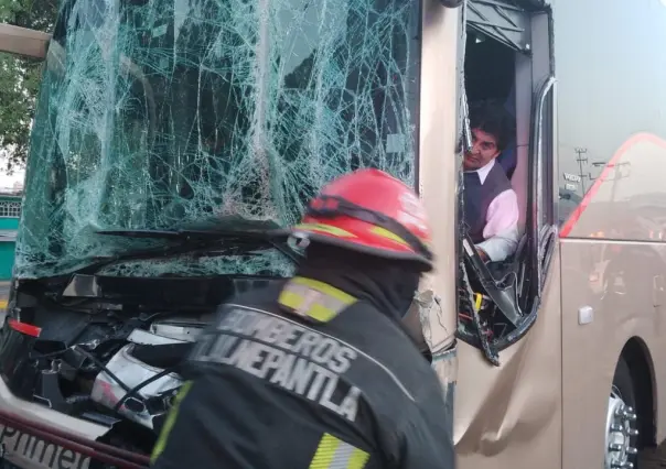 Choque de autobús y tráiler en Tlalnepantla: Siete heridos en accidente