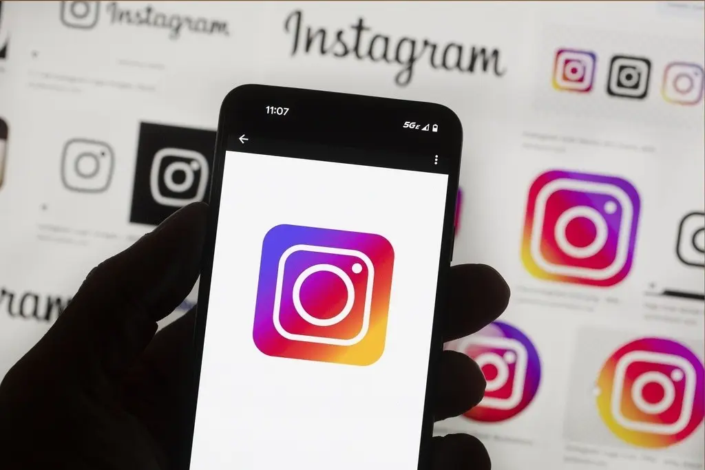 El logotipo de Instagram en un teléfono en Boston, el 14 de octubre de 2022. (AP Foto/Michael Dwyer, Archivo)