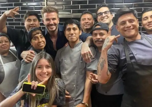 David Beckham le roba reflectores a Messi; causa euforia en restaurante (VIDEO)