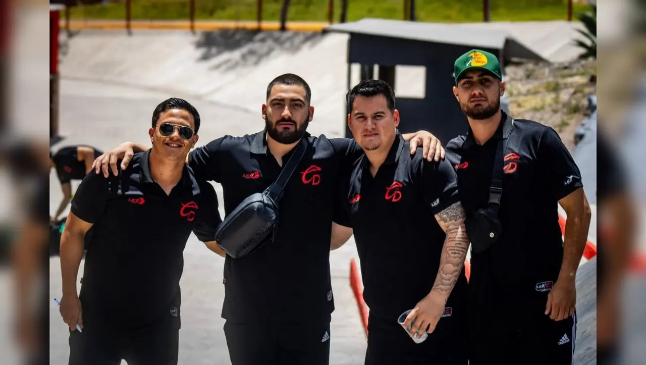 Jugadores de Caliente de Durango durante una convivencia antes de cerrar filas rumbo a su debut en la LMB. Foto: Facebook Caliente de Durango.