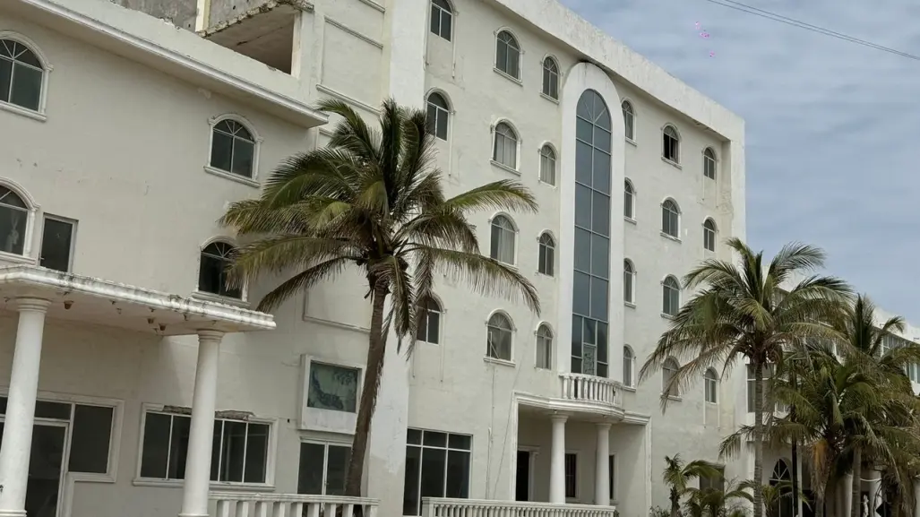 A romper el cochinito, hotel de playa Miramar en venta por 215 millones de pesos