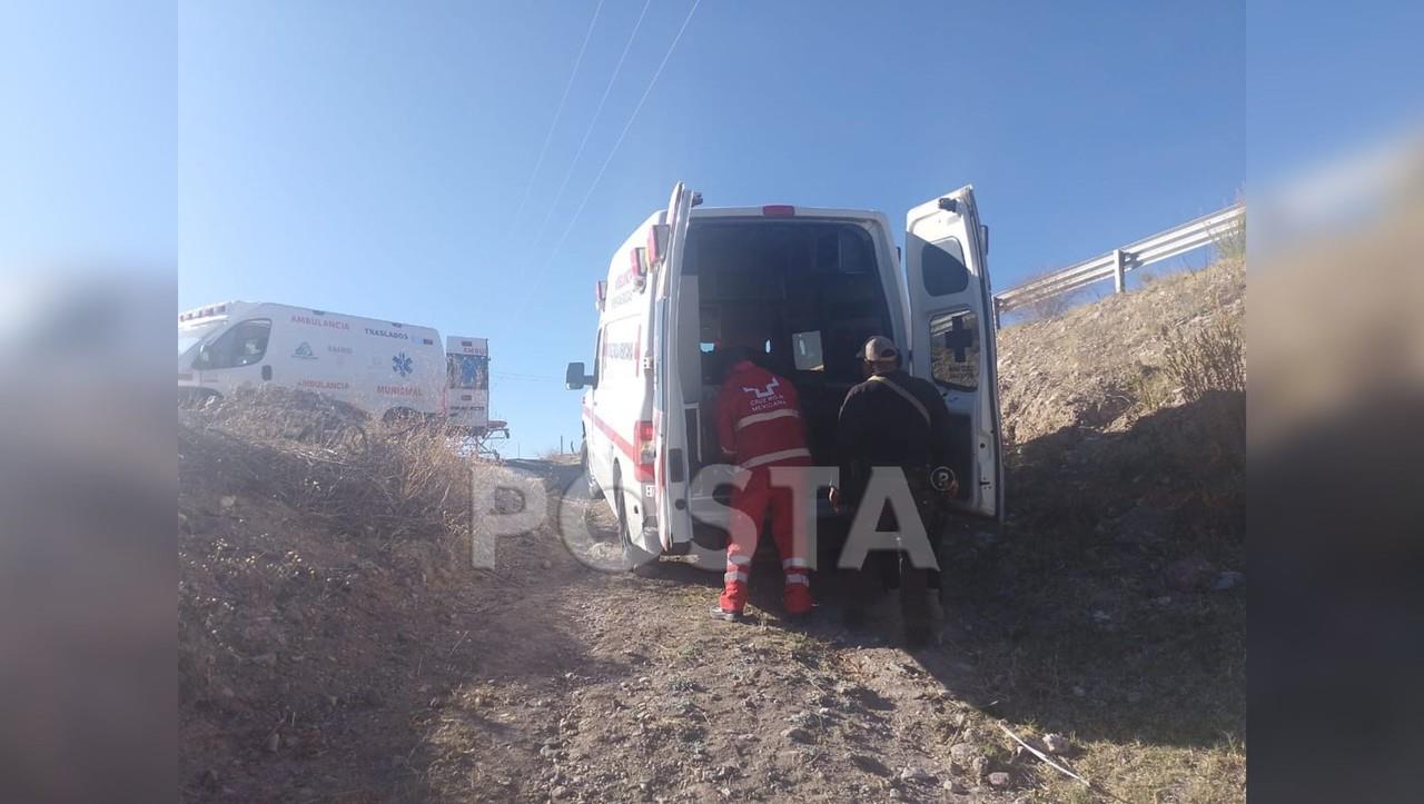 Servicios médicos de emergencia acudieron al lugar para atender la situación, sin embargo no hubo mucho por hacer. Foto: Cortesía.