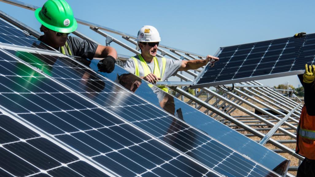 Lanza CFE programa de instalación gratuita de paneles solares