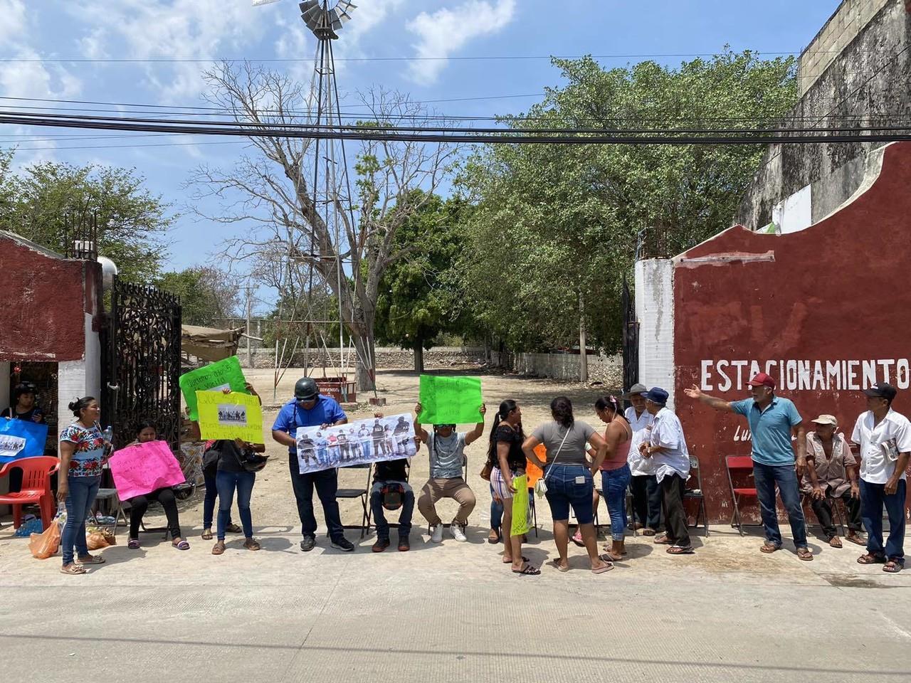 Una protesta se registró este jueves en la comunidad de Kancabchén Rancho por la detención de cinco personas que, según los quejosos, se realizó de manera arbitraria.- Foto de redes sociales