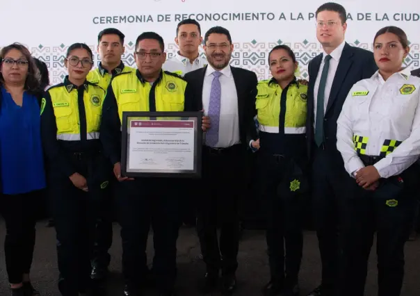 ¡Con mil reconocimientos!, presumen a policía de la CDMX como la mejor del país