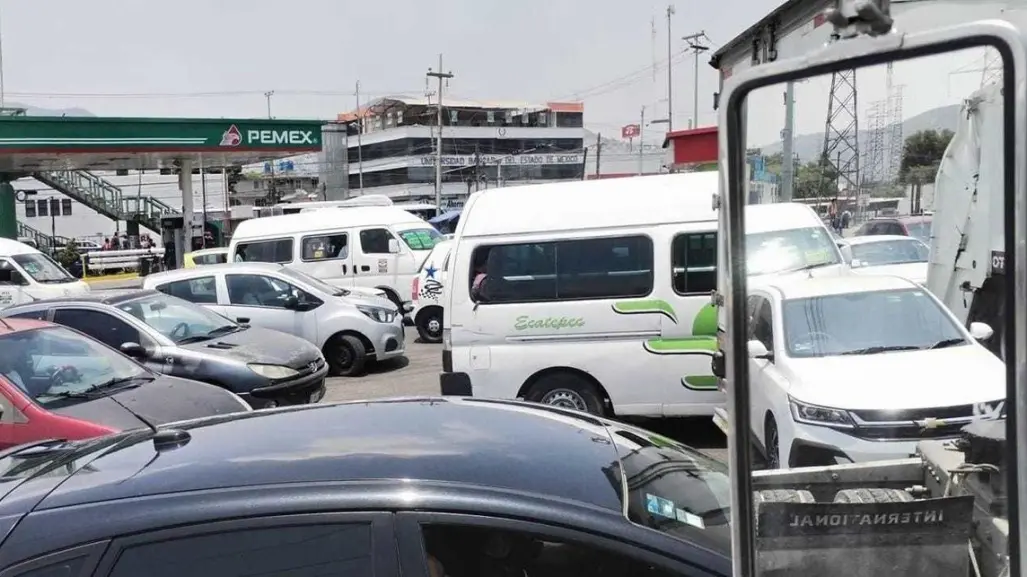 Manifestantes cierran vía Morelos