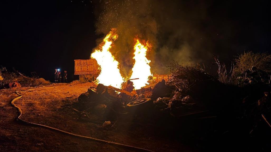 ¡Otro incendio más! Se quema terreno baldío en Los Cristales