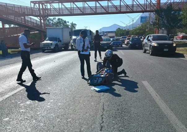 Motociclista acaba lesionado tras volcar en Santa Catarina