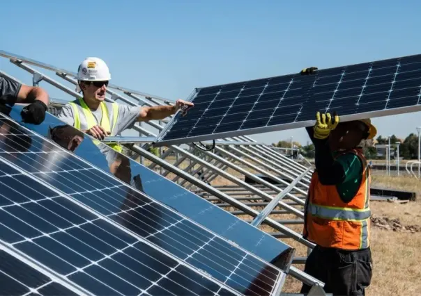 Aclara la CFE que no regala paneles solares