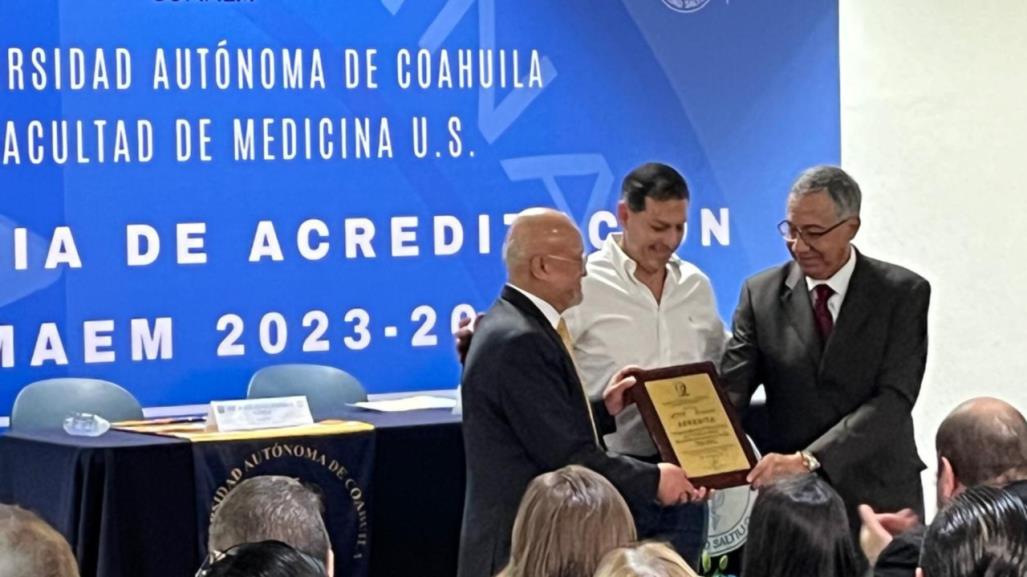 Recibe la Facultad de Medicina de la UA de C acreditación internacional