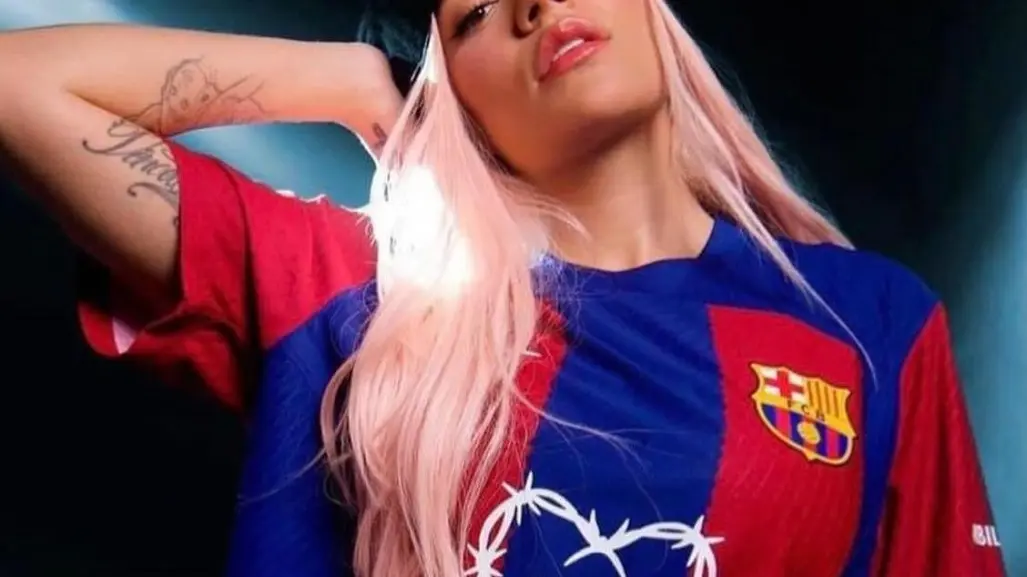 Karol G y su corazón espinado plasmada en la jersey del FC Barcelona (VIDEO)