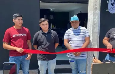 Estudiante ahorra sus becas y abre su propio negocio