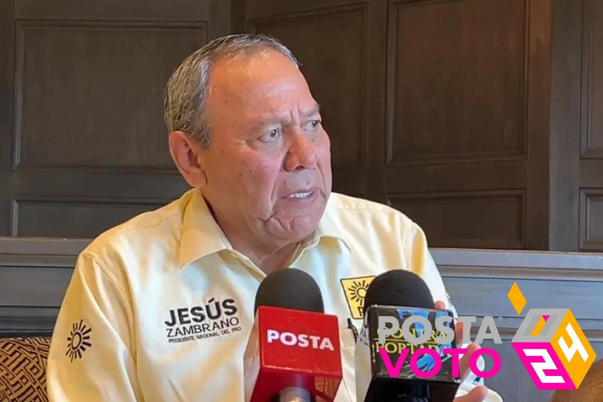 Jesús Zambrano, líder nacional del PRD, durante una entrevista en la ciudad de Monterrey, Nuevo León, previo a la visita de la candidata de la coalición Fuerza y Corazón por México, Xóchitl Gálvez. Foto: Armando Galicia / POSTA Nuevo León