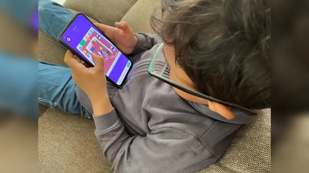 Ya hay niños duranguenses con problemas de la vista por exceso de celular