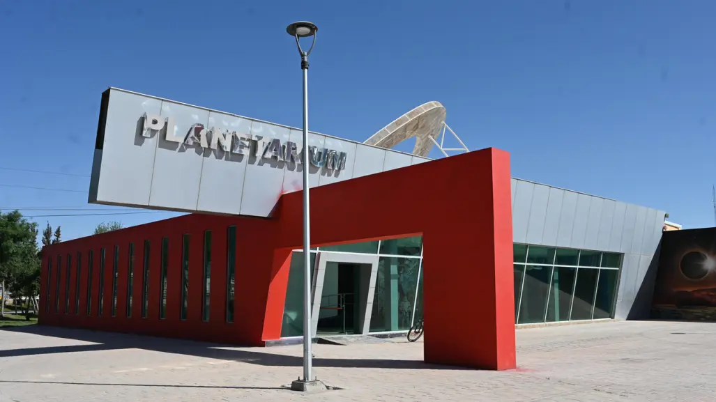 Van por reconocimientos al Planetarium Torreón por cobertura de eclipse de Sol