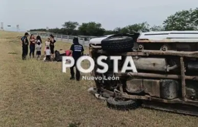 Deja volcadura al menos 10 heridos en Cadereyta