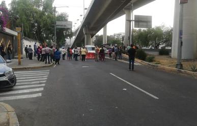 Vecinos cierran Viaducto Tlalpan por falta de luz