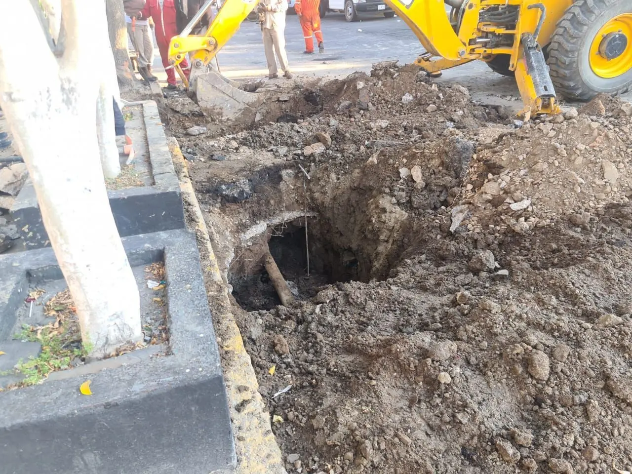 Avanzan trabajos en toma clandestina de hidrocarburo en Neza