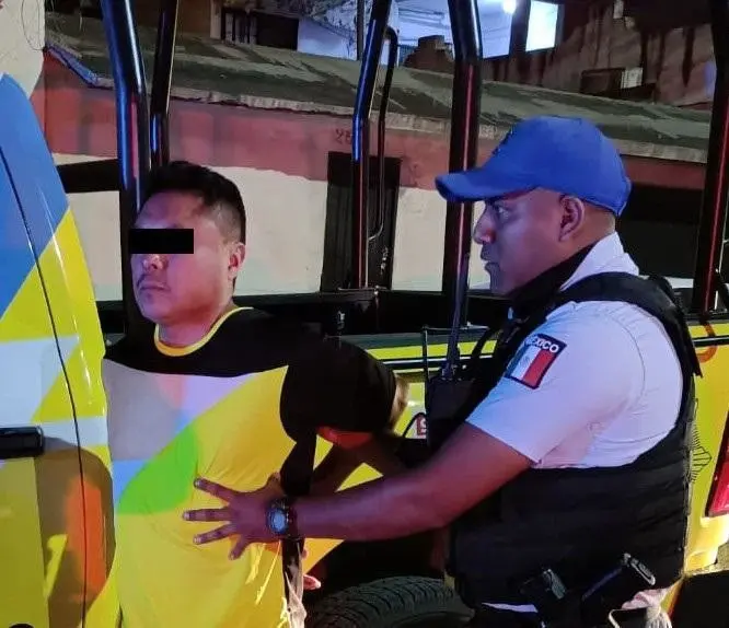 Detienen a hombre por abusar de su hijastra en Monterrey