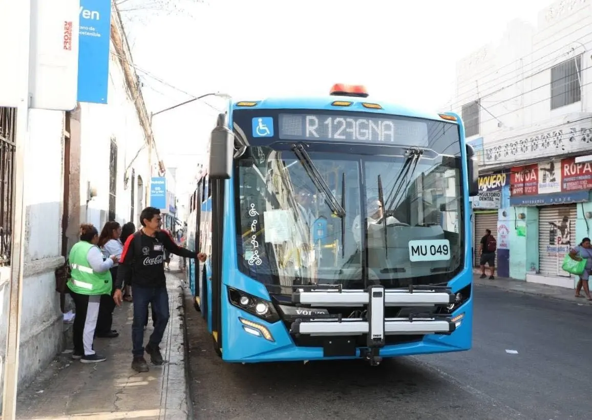 Estos camiones cuentan con un sistema de pago electrónico y será gratis del 13 al 21 de abril Foto: Cortesía