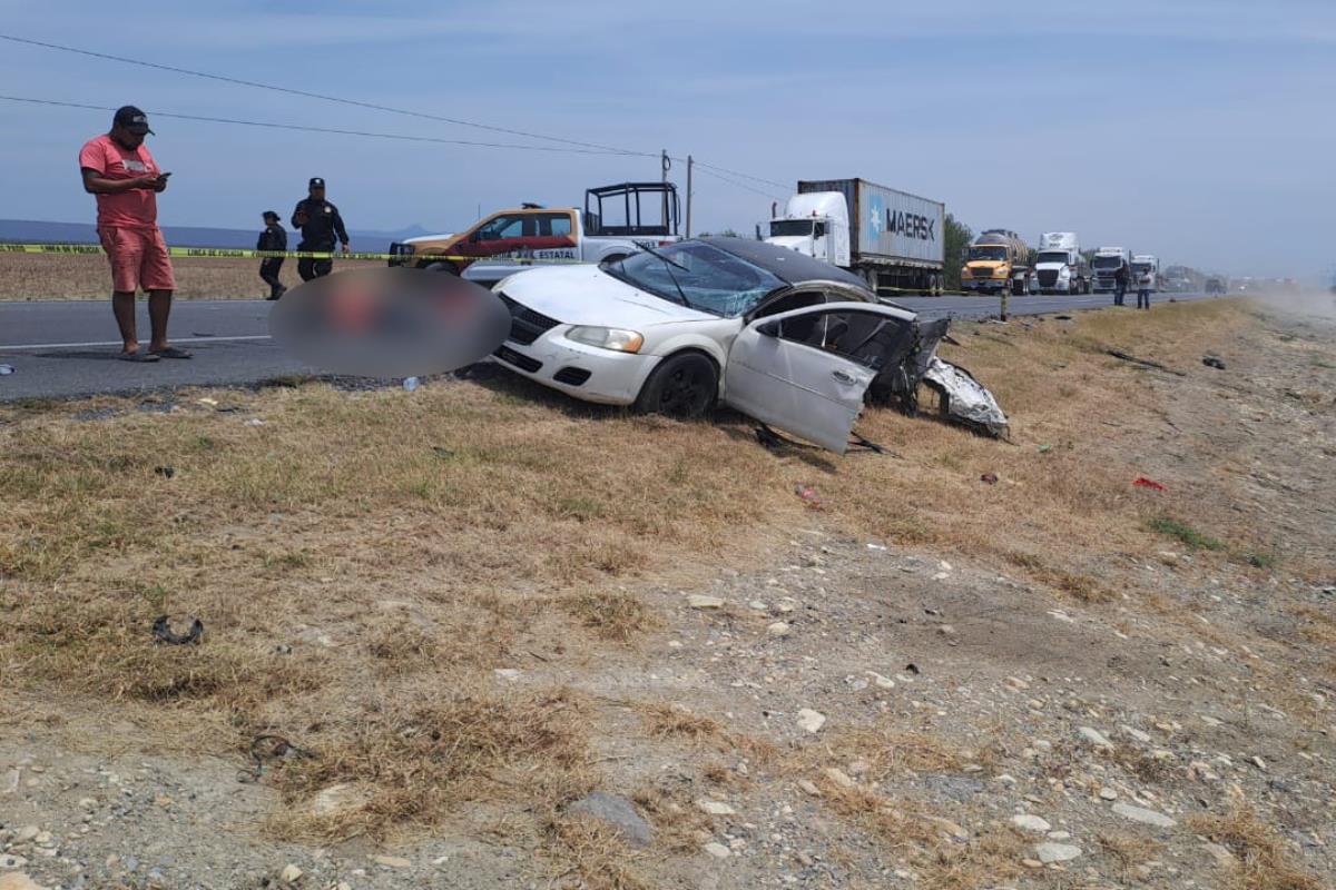 En el lamentable accidente fallecieron dos hombres y una mujer. Foto: Ignacio Aceves