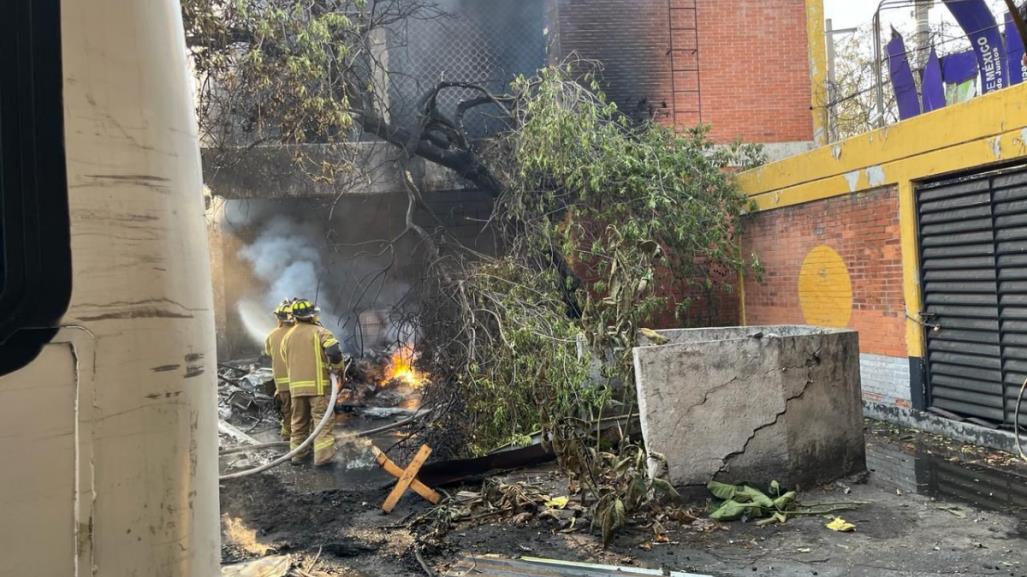 Helicóptero se estrella en Coyoacán: Piloto evitó tragedia al esquivar tianguis