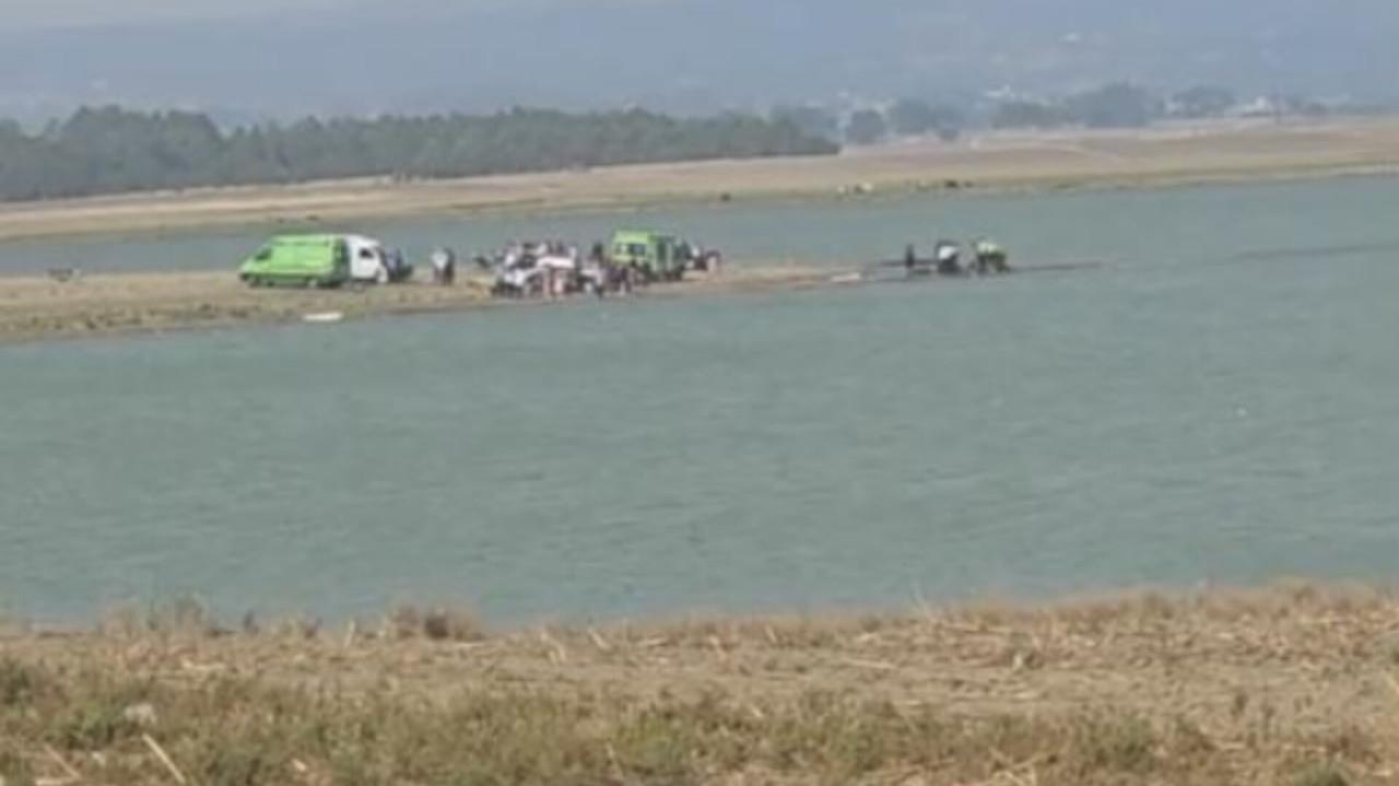 Buzos del SUEM continuaron la búsqueda del tercer menor ahogado. Foto: Captura de pantalla