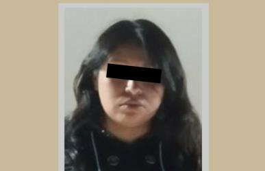 Cae por golpear a policía en Chalco, descubren que la buscan por robo en CDMX