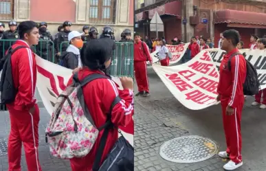 Manifestantes exigen reapertura de Escuela Normal Rural en Palacio Nacional