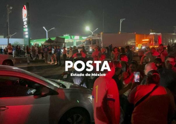 Bloquean carretera Lechería-Texcoco por falta de agua (VIDEO)