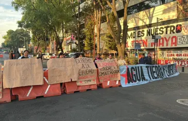 Bloquean Otomíes avenida México - Coyoacán, exigen respuesta a temas de vivienda