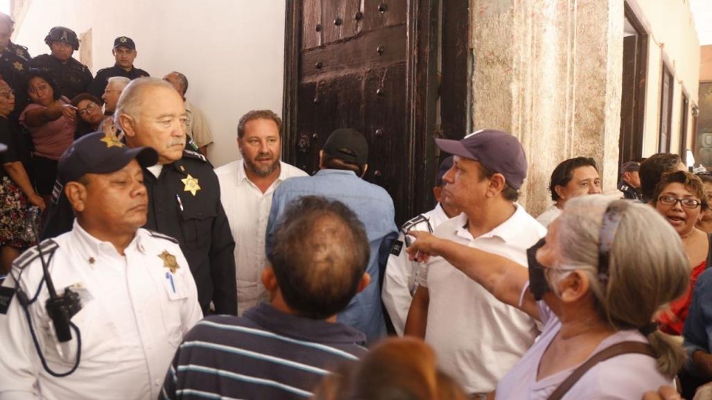 Comerciantes protestan por la remodelación de la Plaza Grande de Mérida