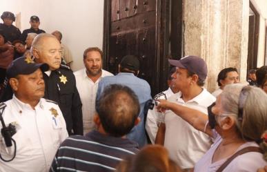 Comerciantes protestan por la remodelación de la Plaza Grande de Mérida