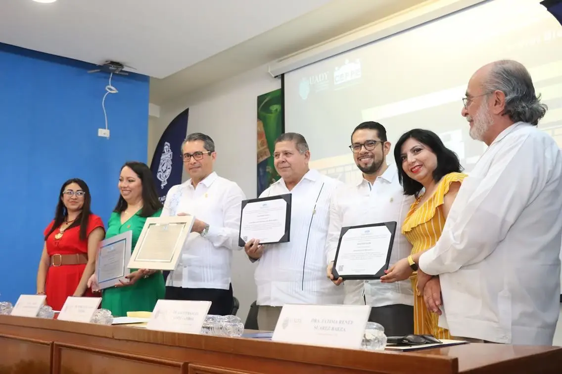 En una ceremonia, dos licenciaturas de la Uady fueron reacreditadas por el  Comité para la Evaluación de Programas de Pedagogía y Educación, A.C.- Foto de la Uady