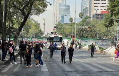 Integrantes del CNTE avanzan hacia el Zócalo, exigen mejoras al magisterio