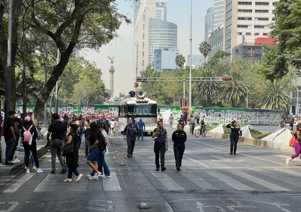 Integrantes del CNTE avanzan hacia el Zócalo, exigen mejoras al magisterio