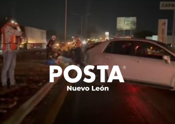 Choque entre autos con un camión provoca caos en Carretera a Laredo