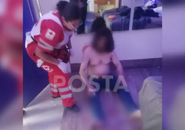 Acuchilla a su esposo y a la mujer con la que estaba en un motel