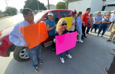 Cierran Avenida del Valle por falta de agua