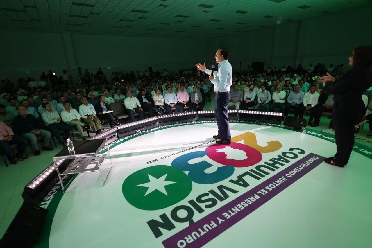 El gobernador Manolo Jiménez encabezó el foro en Torreón. (Fotografía: Gobierno de Coahuila)