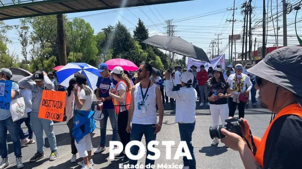 Marchan estudiantes del Tec Toluca hacia Tec Nacional de México