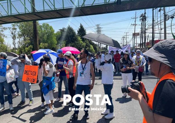 Marchan estudiantes del Tec Toluca hacia Tec Nacional de México