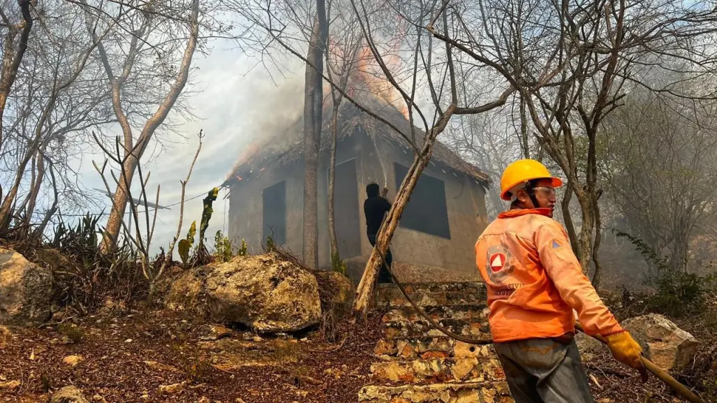 ¡Se incendia parador turístico “Ich-Há” en Oxkutzcab!