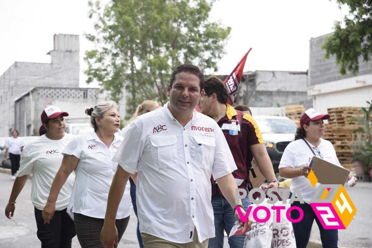 Arturo Benavides, manifestó que los ciudadanos se han mostrado muy receptivos en los diálogos que sostienen y al mismo tiempo, han realizado propuestas que enriquecen su plan de trabajo. Foto: Armando Galicia.