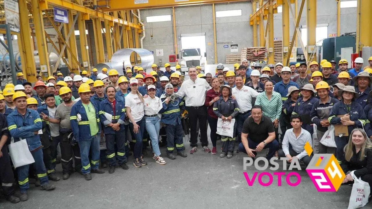 Waldo Fernández destacó el esfuerzo y la dedicación que le imprimen a sus labores diarias los trabajadores. Foto: Armando Galicia.