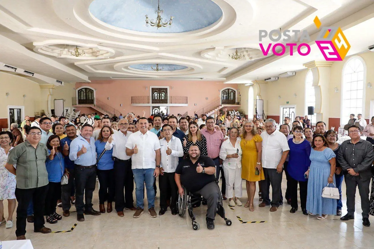 Barrera Concha en reunión con líderes religiosos y de la  Coparmex. Foto: Cortesía