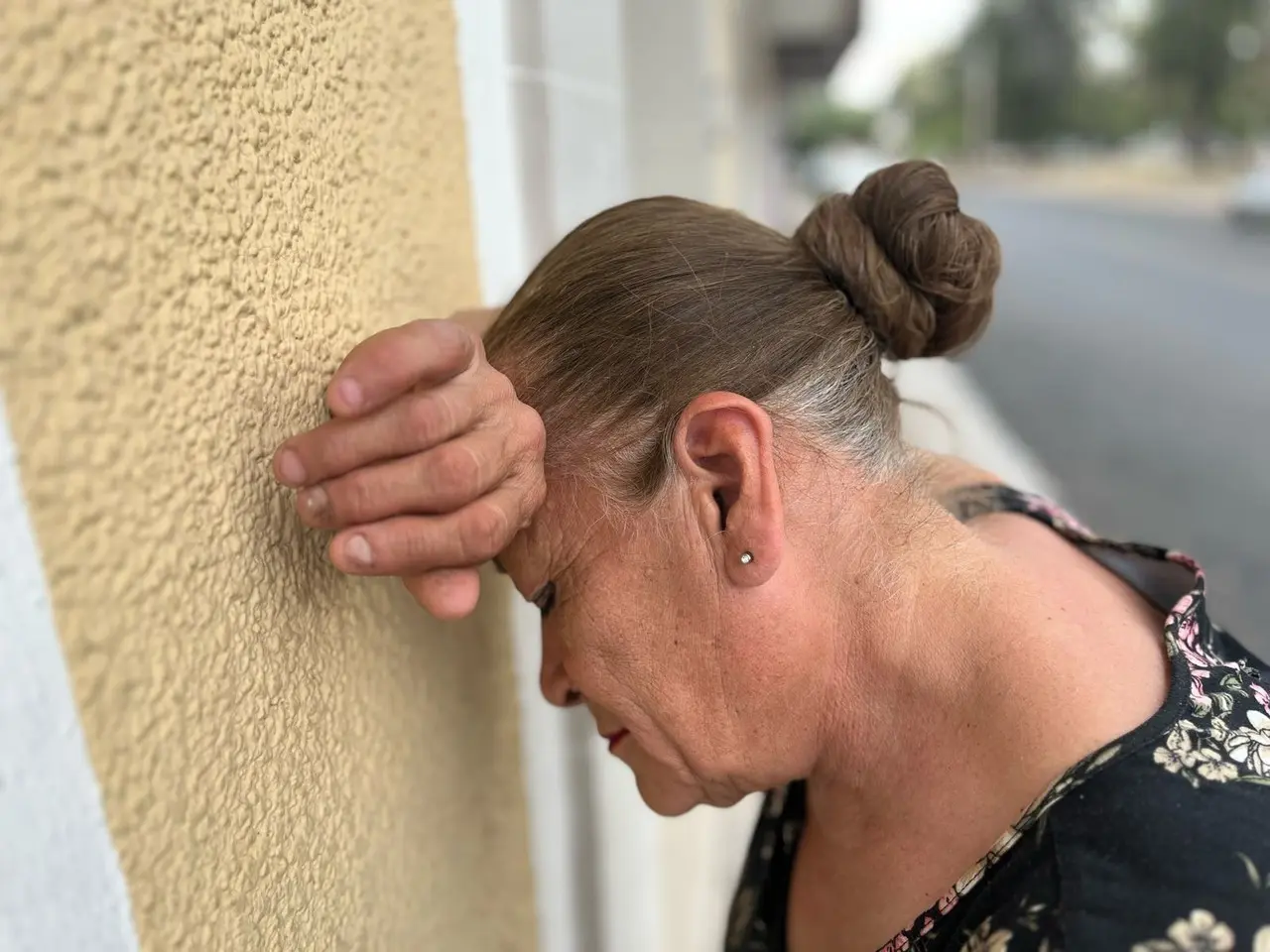 Debido a las bajas temperaturas, ciudadanos han presentado algunos bochornos por lo que las autoridades de salud, piden extremar precausiones e hidratarse. Foto: Jesús Carrillo.