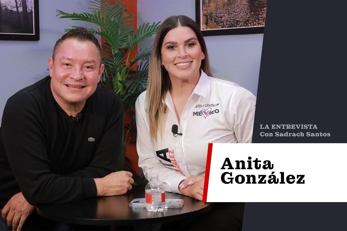 La candidata de la Coalición Fuerza y Corazón por México a diputada federal por el Distrito 10 de Monterrey, Anita González, durante La Entrevista con Sadrach Santos. Foto: POSTA