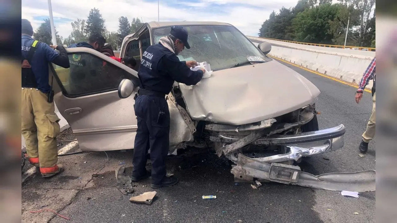 Muere una mujer en choque frente a la Normal de Aguilera